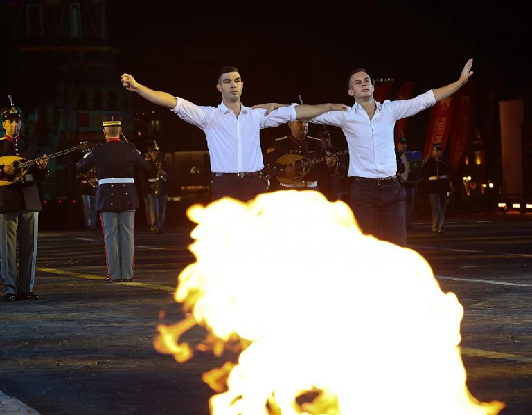 Μάγεψε η ελληνική στρατιωτική μπάντα σε μουσικό φεστιβάλ στη Κόκκινη Πλατεία της Μόσχας